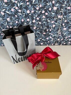 Neiman Marcus Gift box & bag set